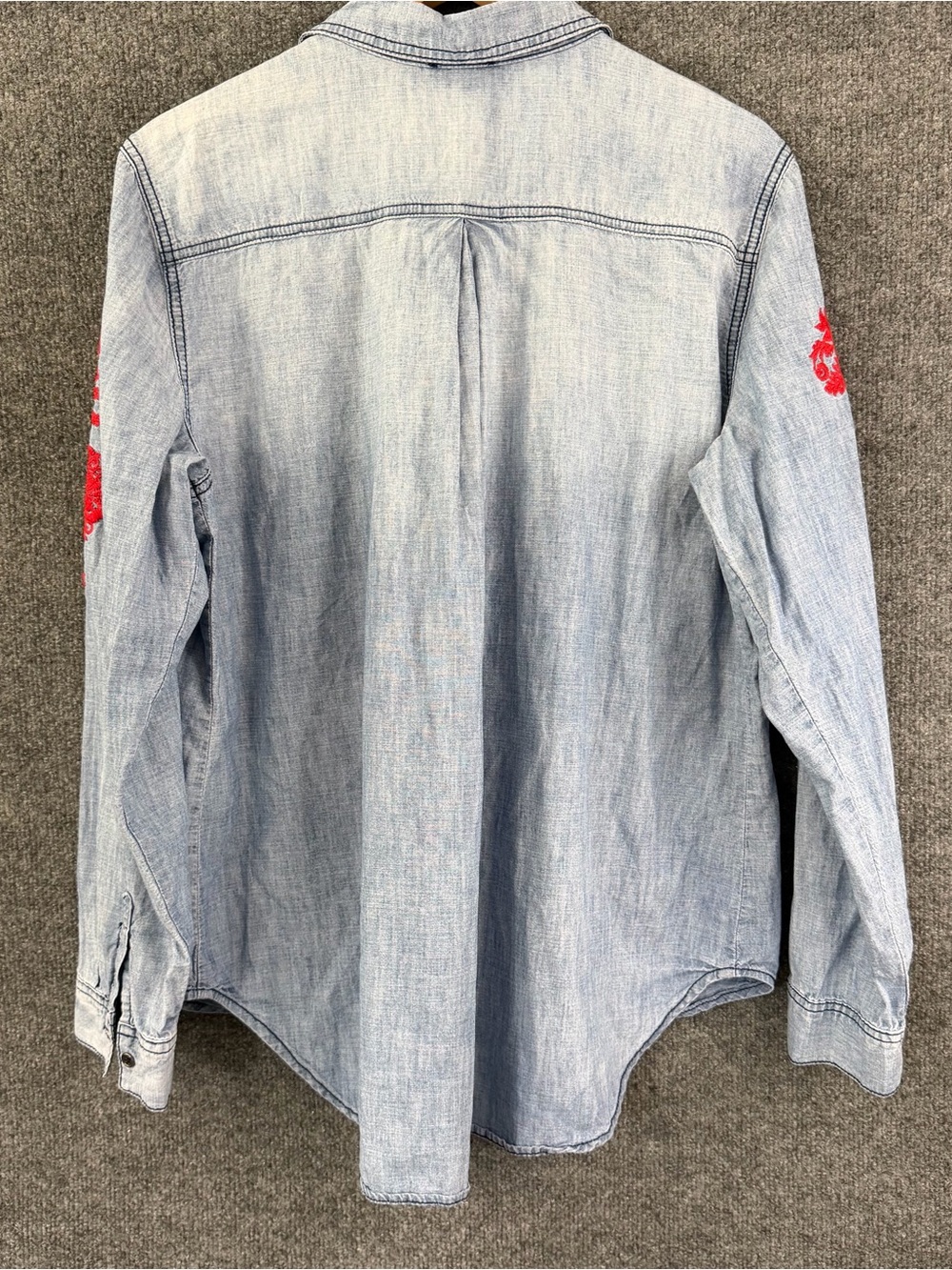 Sundance Womens XL Blue Red Denim Chambray Floral Embroidered Button Up Top - Picture 2 of 7
